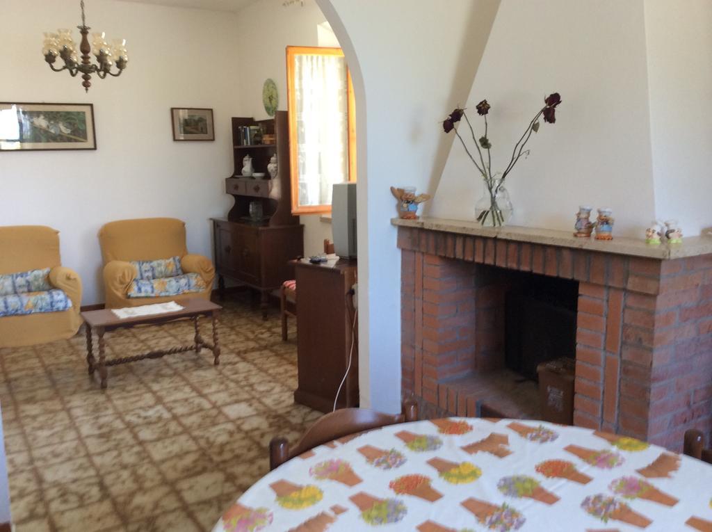Agriturismo Susanna E Atria بيبونا الغرفة الصورة