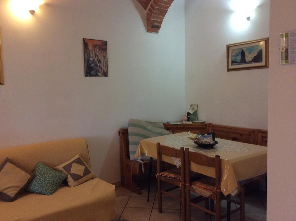 Agriturismo Susanna E Atria بيبونا الغرفة الصورة